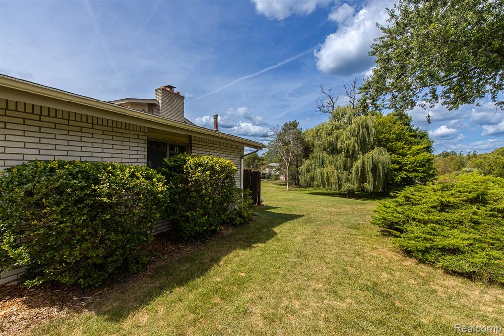 8726 Sandy Crest Drive, White Lake, MI — Photo 38