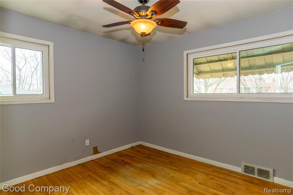 725 Duchess Street, Milford, MI 48381 — Photo 14
