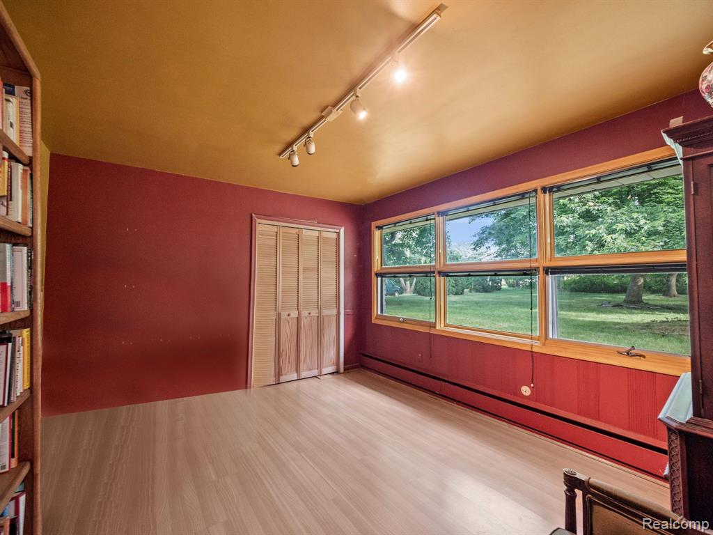 4550 W MAPLE Road, Bloomfield Hills, MI 48301 — Photo 13
