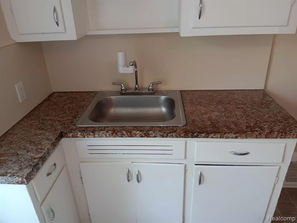 9250 PLAINVIEW, Detroit, MI 48228 — Photo 7