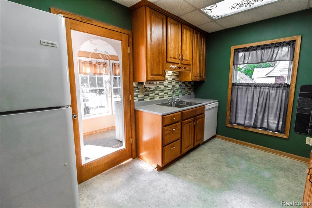 847 N Main Street, Lapeer, MI 48446 — Photo 11
