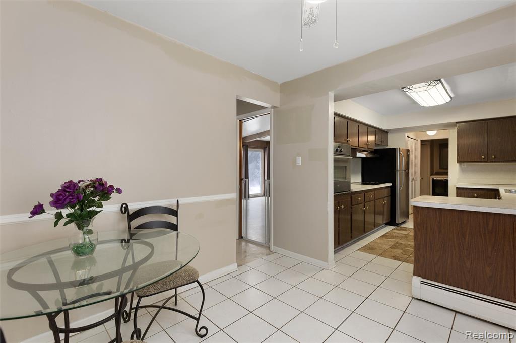 25376 Lyncastle Street, Farmington, MI, 48336