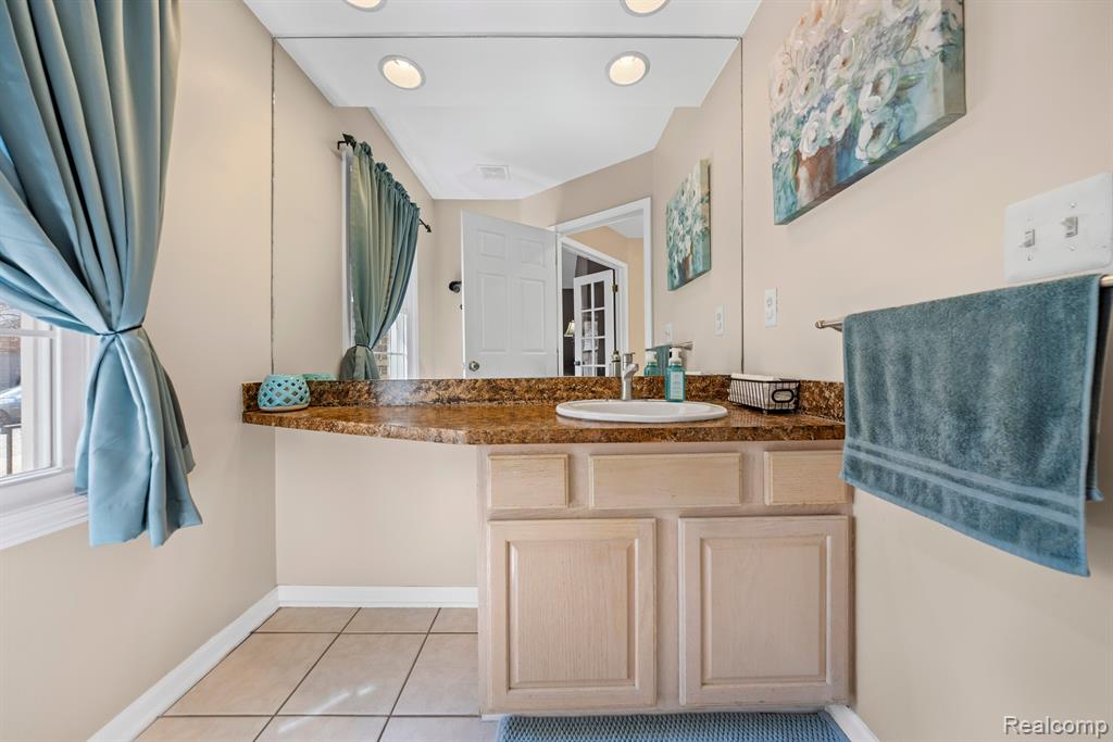 42890 BROOKSTONE Drive, Novi, MI 48377 — Photo 19