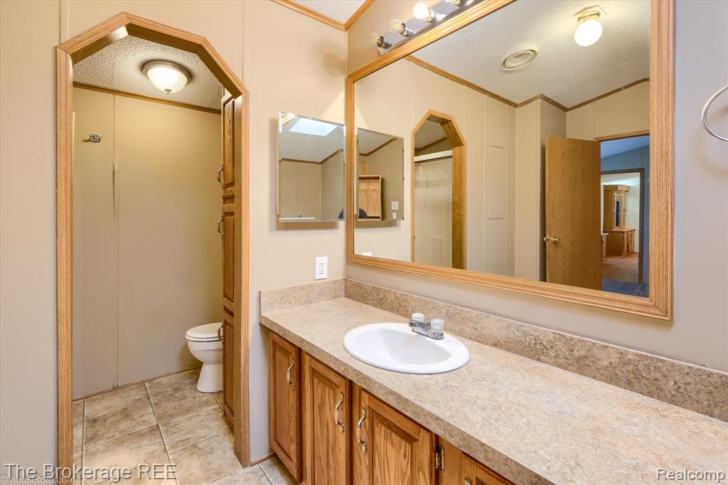 17101 Kropf Avenue, Davisburg, MI 48350 — Photo 28