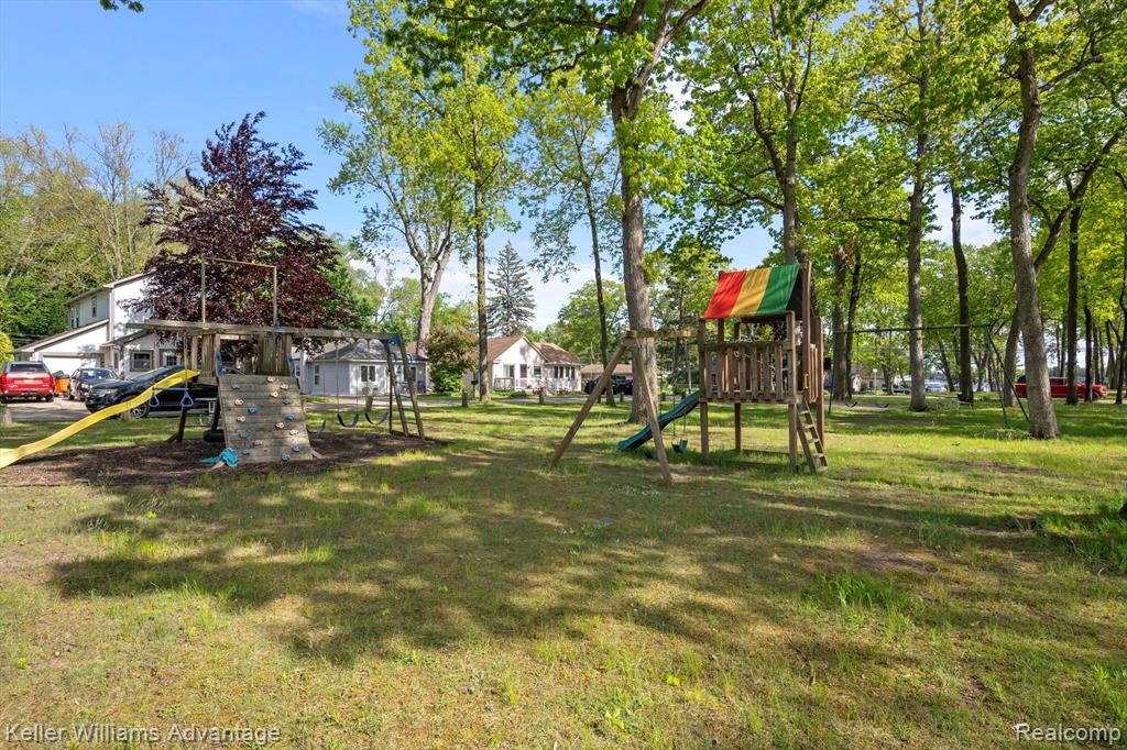 8518 CASCADE Street, Commerce Twp, MI 48382 — Photo 27