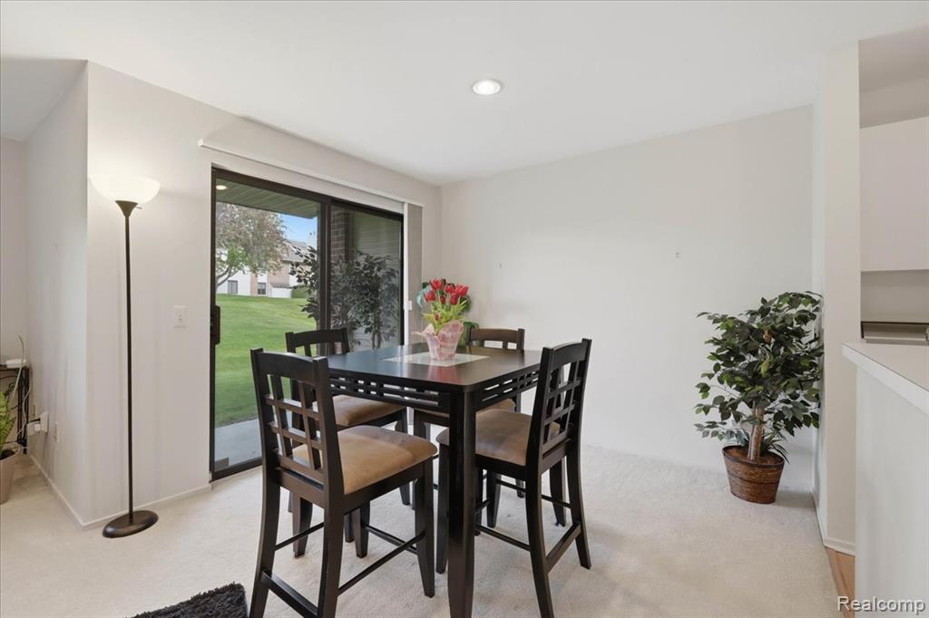 6680 Ridgefield Circle, 101, West Bloomfield, MI — Photo 11