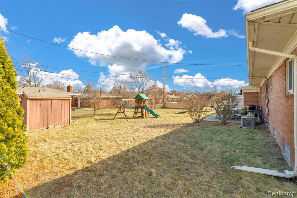 8133 Southfield Drive, Shelby Twp, MI 48316 — Photo 30