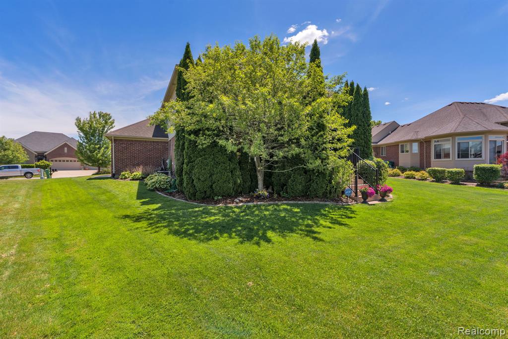 55477 Snead Drive, Macomb, MI 48042 — Photo 12