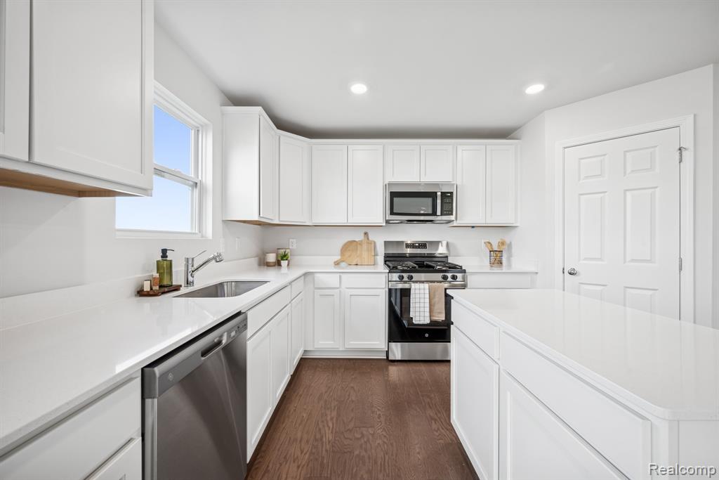 719 Knollwood Bend, Chelsea, MI 48118 — Photo 5