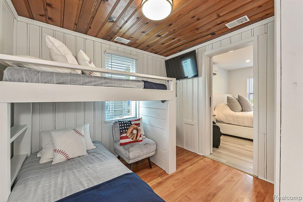 8453 WOODLAND SHORE Drive, Brighton, MI 48114 — Photo 16