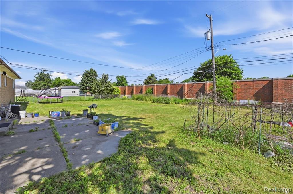8565 POTOMAC Street, Center Line, MI 48015 — Photo 29