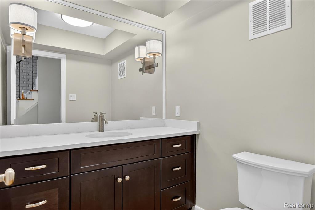 5447 Lahser Road, Bloomfield Hills, MI 48304 — Photo 24