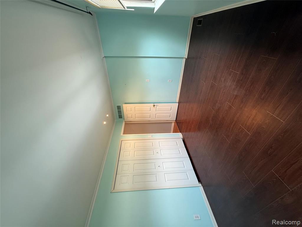 5561 Mansfield Avenue, Sterling Heights, MI 48310 — Photo 13