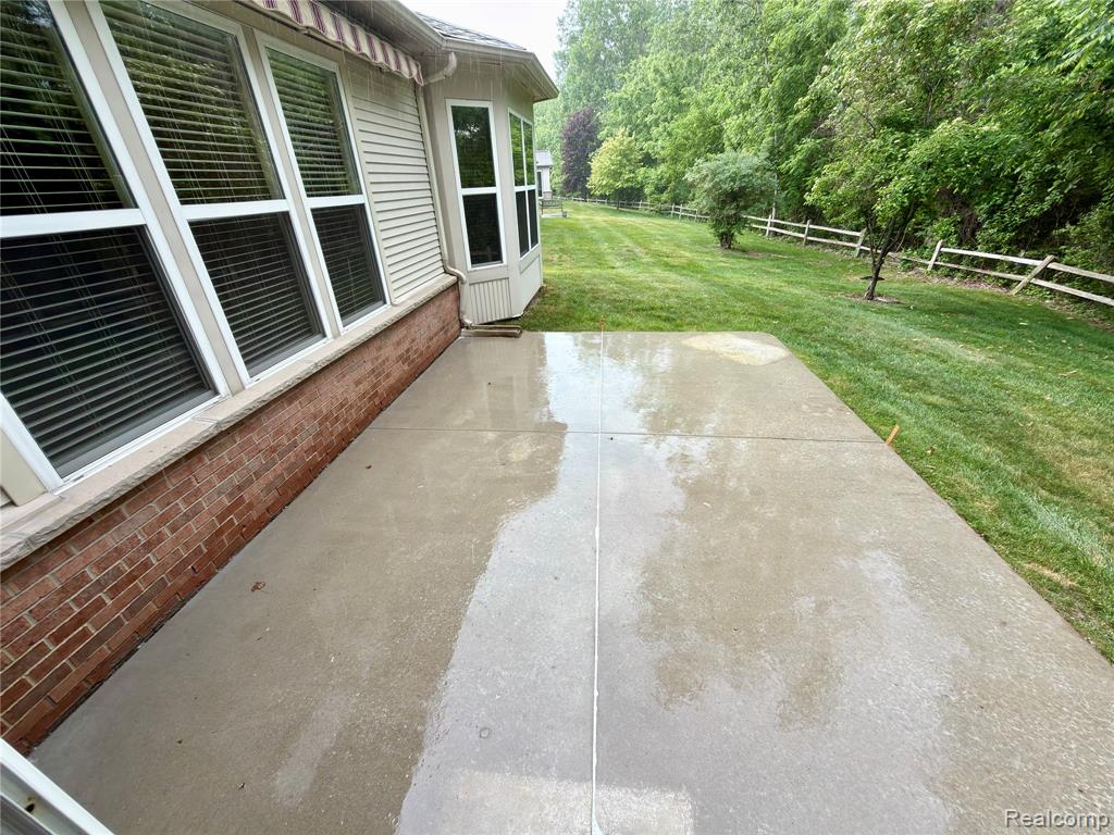 24600 Grand Traverse Avenue, Flat Rock, MI 48134 — Photo 28