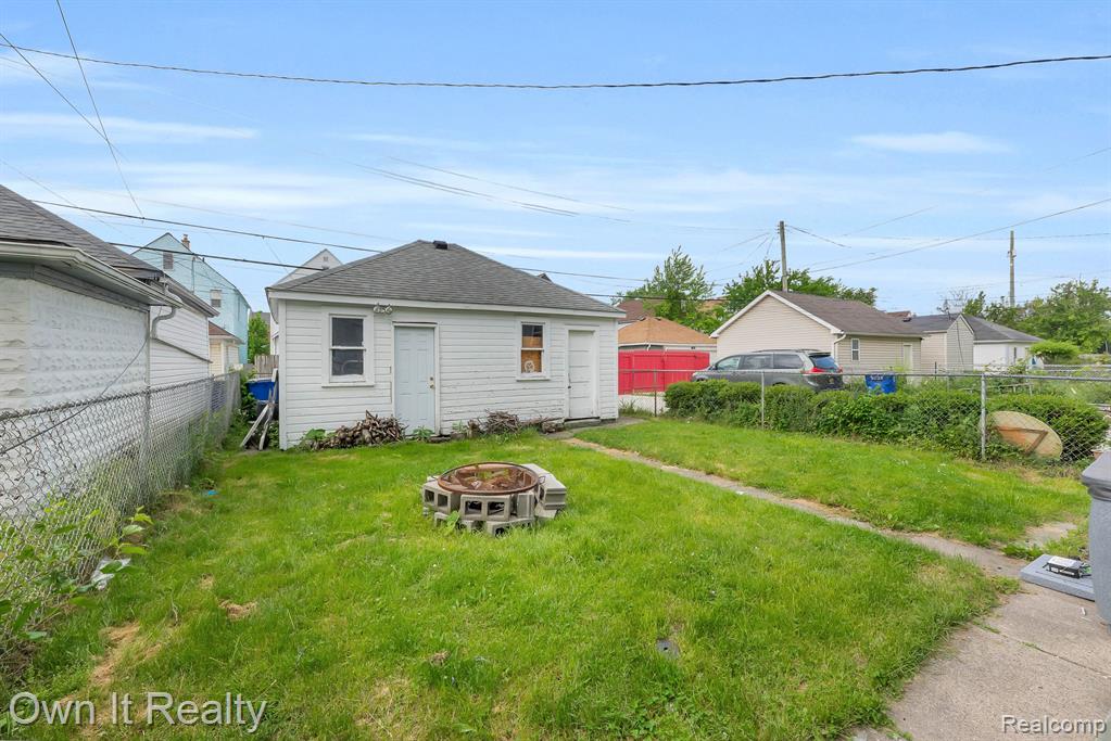9369 McDougall Street, Hamtramck, MI 48212 — Photo 62