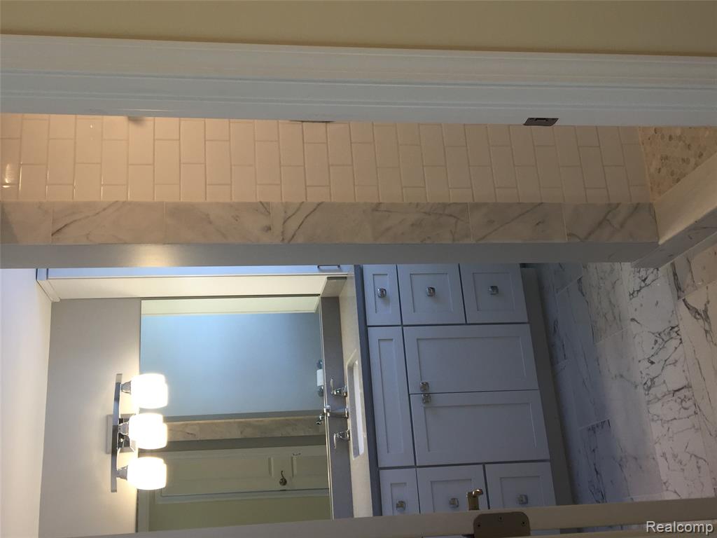 6858 Post Oak Drive, West Bloomfield, MI — Photo 6
