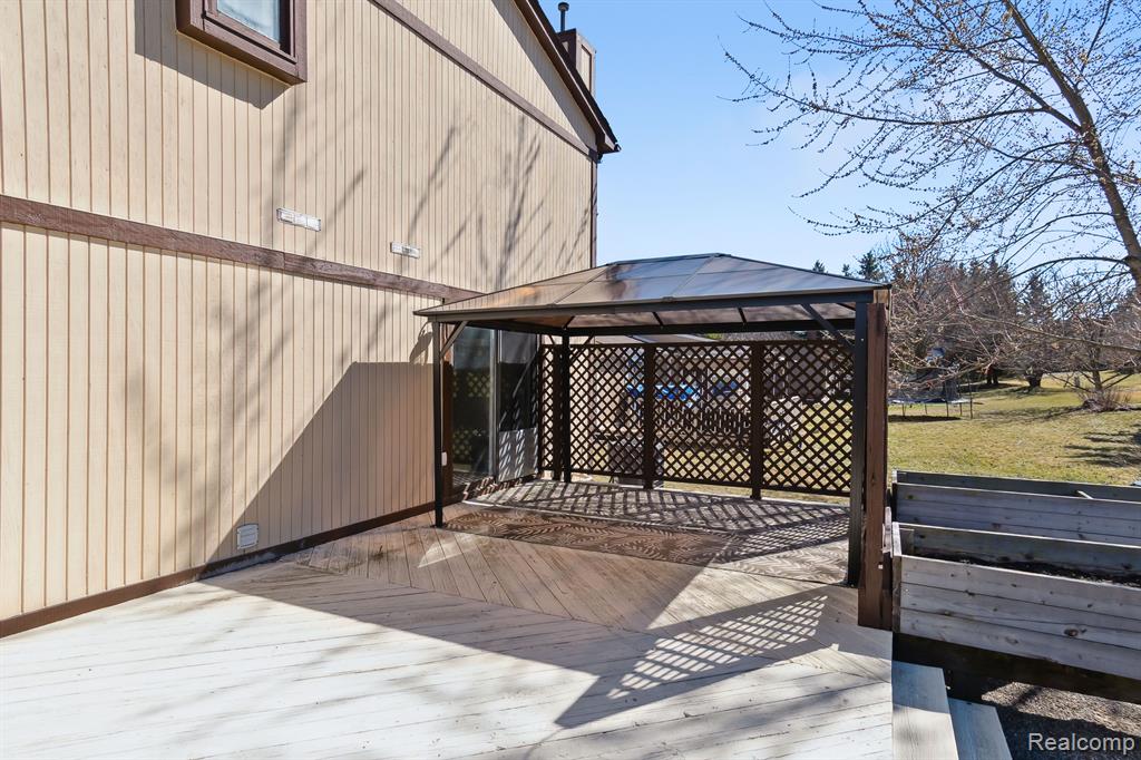 25567 BUCKMINSTER Drive, Novi, MI — Photo 37