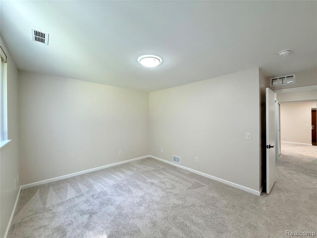 29870 W 12 Mile Road, 703, Farmington, MI 48334 — Photo 29