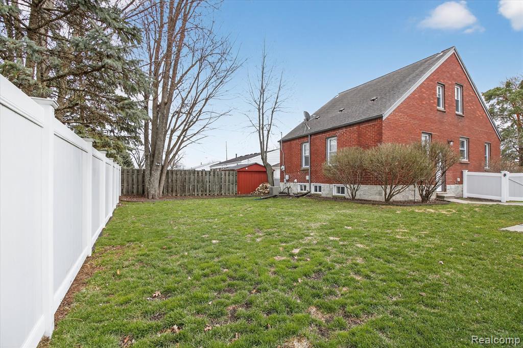 29508 Bock Street, Garden City, MI — Photo 40