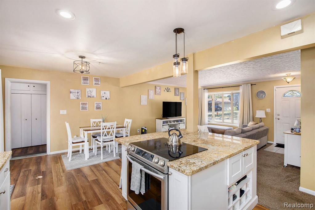 5807 Shetland Way, Waterford, MI 48327 — Photo 11