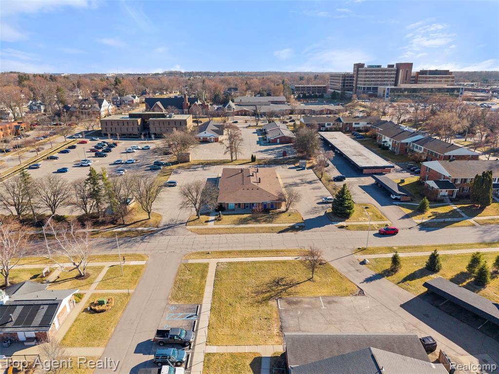 967 Oakwood Drive, Rochester, MI 48307 — Photo 24