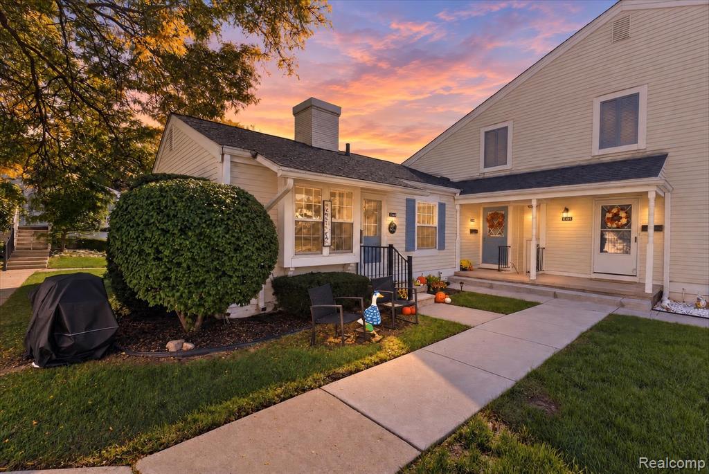 21248 E Glen Haven Circle, Northville, MI 48167