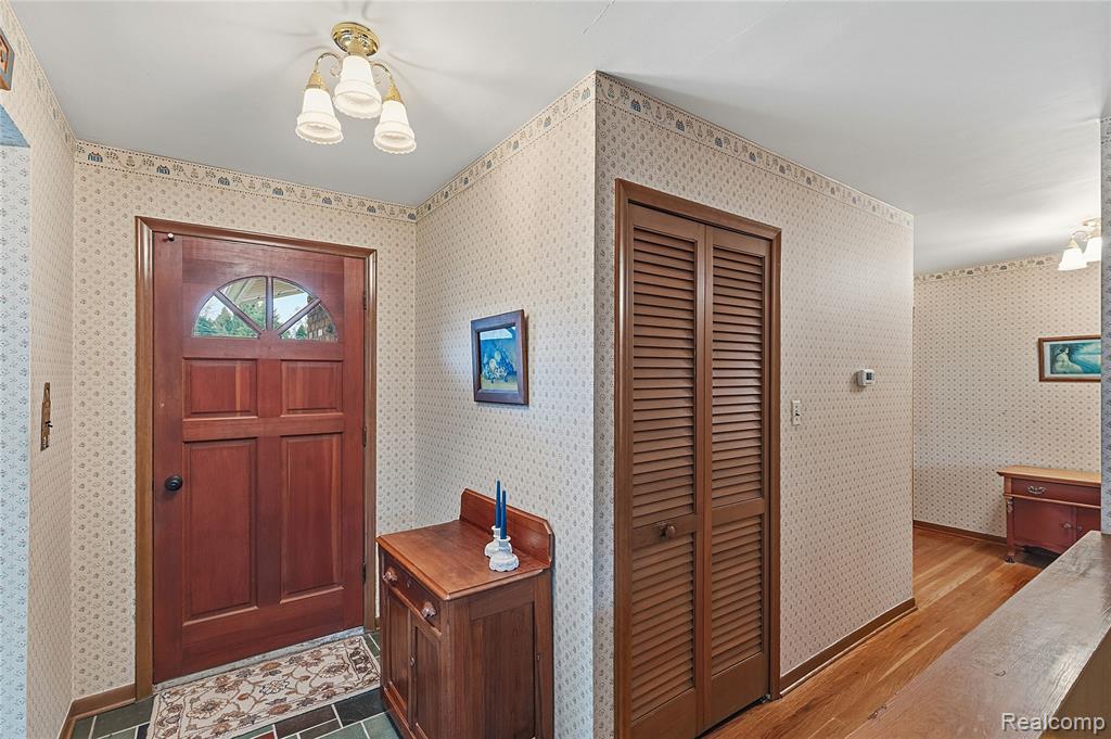 116 Whims Lane, Rochester, MI 48306 — Photo 2