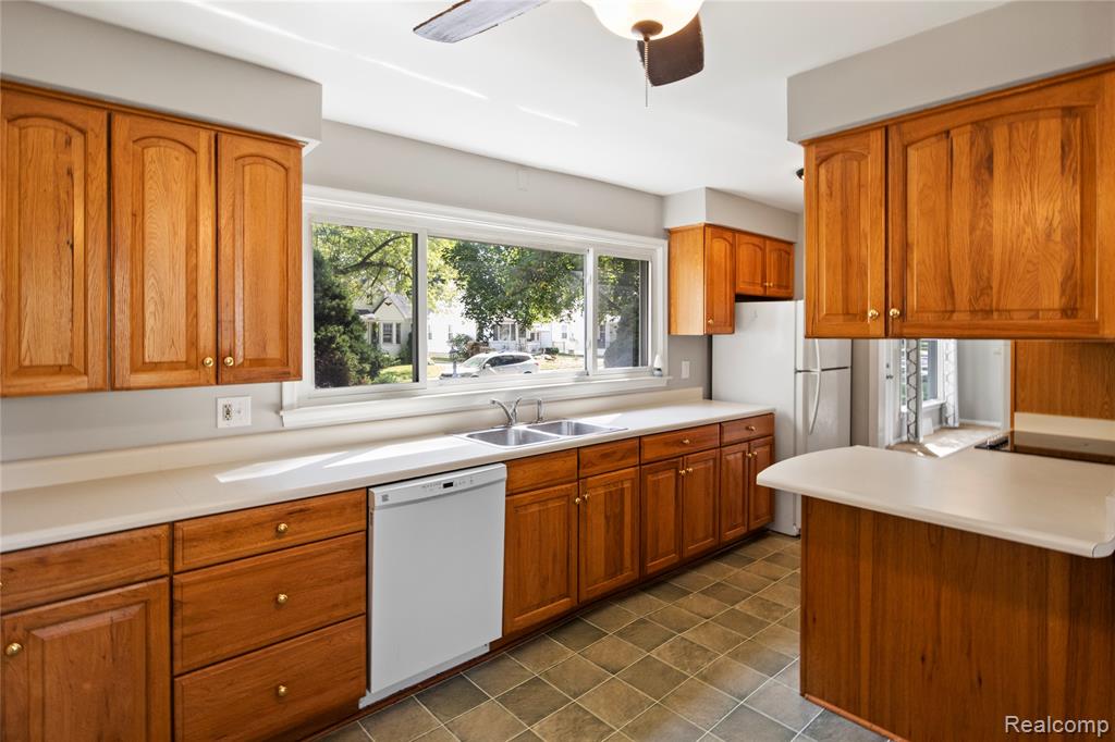 9591 Columbia, Redford, MI 48239 — Photo 18