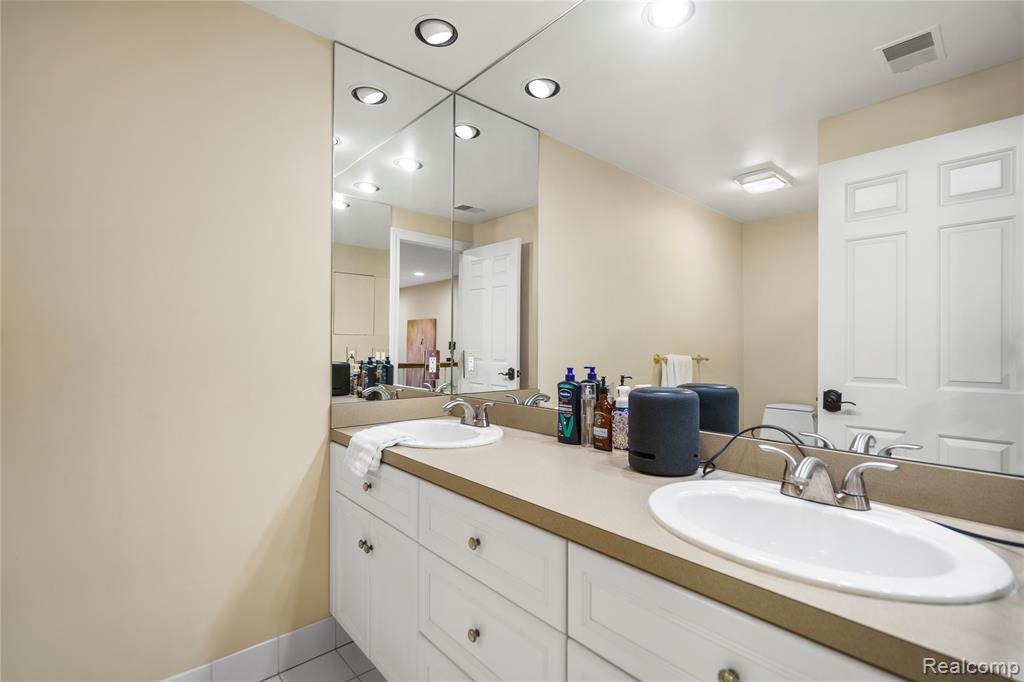 56853 Mount Vernon Road, Shelby Twp, MI 48316 — Photo 57