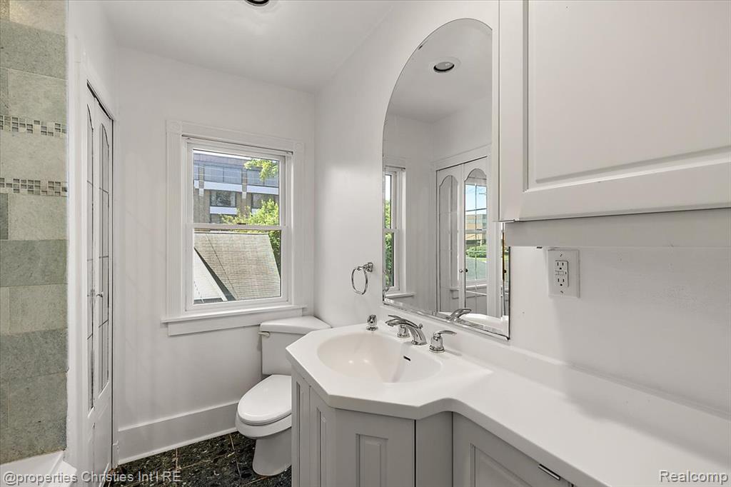 524 Oakland Avenue, Birmingham, MI 48009 — Photo 32