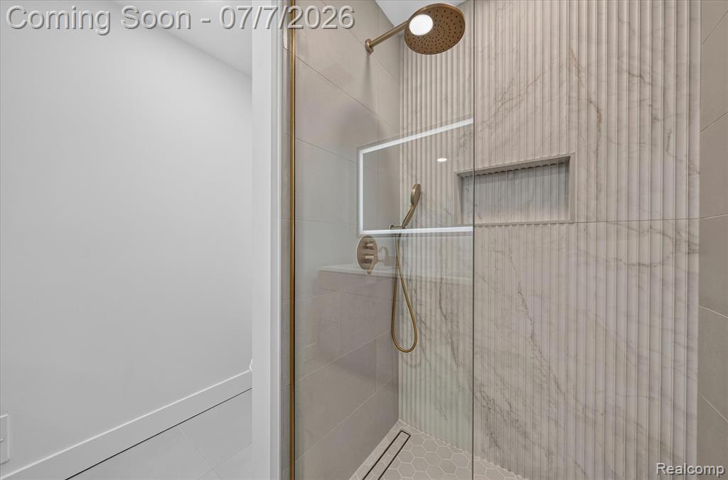 756 Great Oaks Drive, Bloomfield Hills, MI 48304 — Photo 39