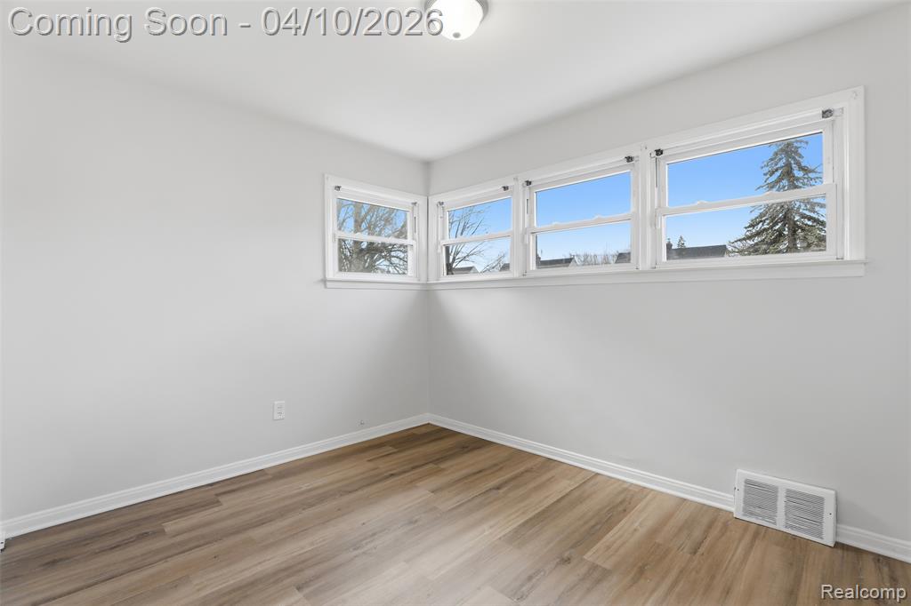 20201 Lancaster Street, Harper Woods, MI 48225 — Photo 16