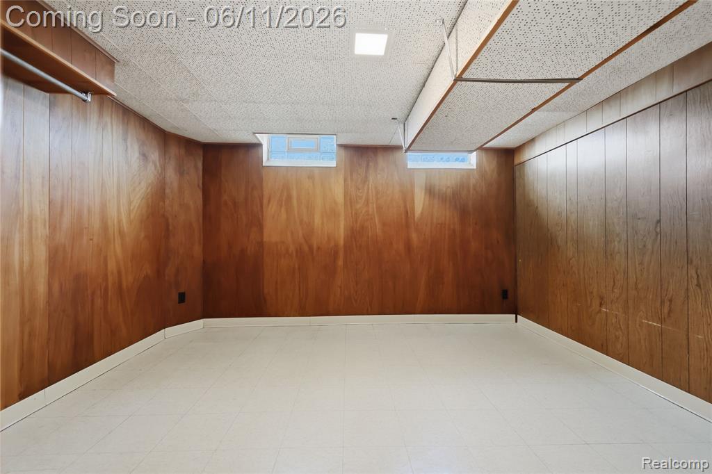 29609 Mark Avenue, Madison Heights, MI 48071 — Photo 34