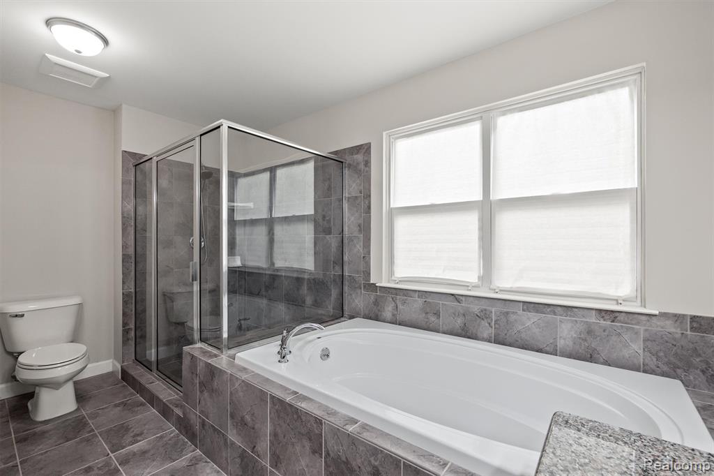 4882 E Stonegate Circle, Lake Orion, MI — Photo 29