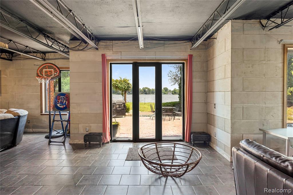 42183 Kouza Court, Belleville, MI, 48111