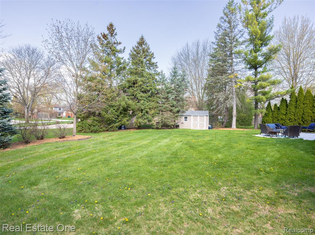 5345 Patterson Drive, Troy, MI 48085 — Photo 34