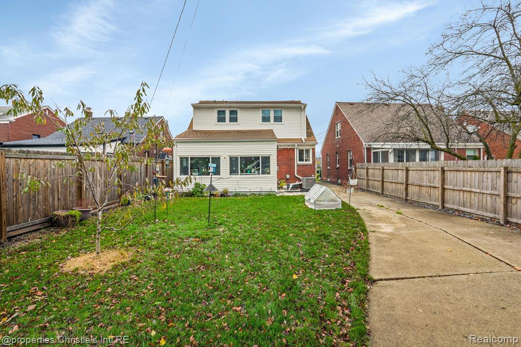 469 Kerby Road, Grosse Pointe Farms, MI 48236 — Photo 32