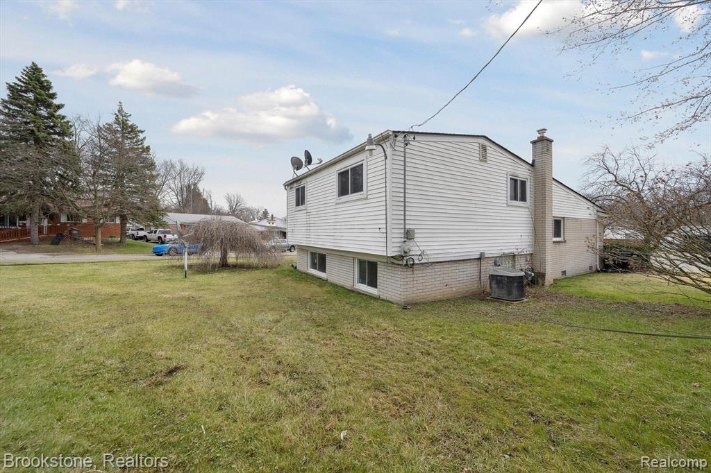 400 JOSLYN Avenue, Pontiac, MI 48342 — Photo 32
