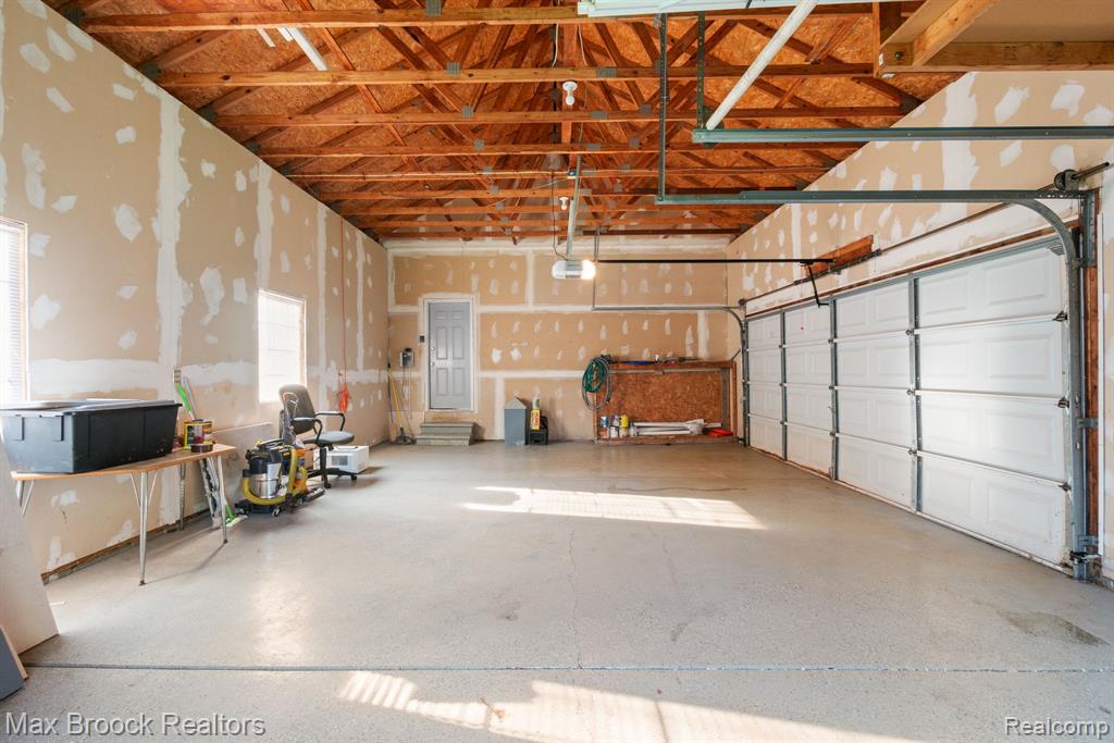 2165 Oakwood Road, Ortonville, MI 48462 — Photo 36