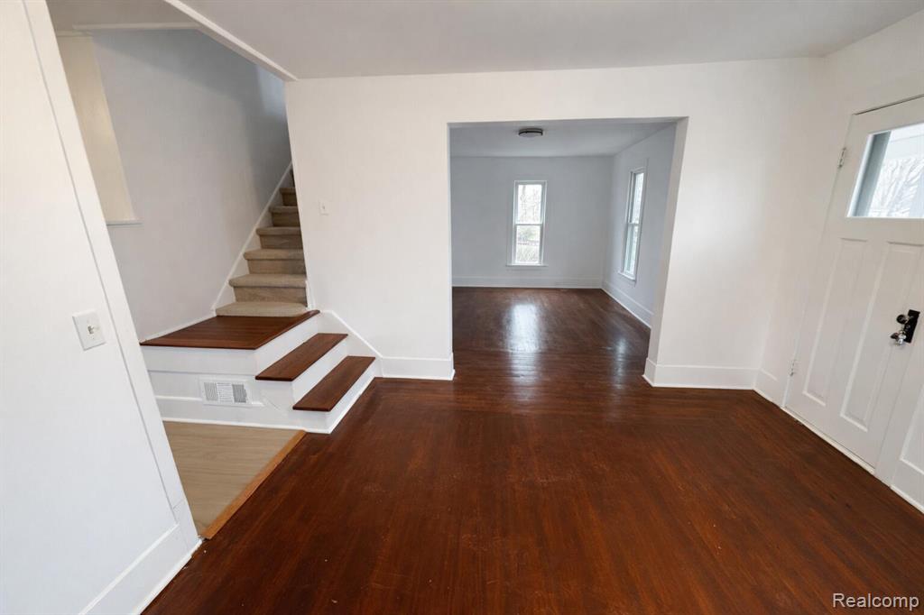 107 E John Street, Durand, MI 48429 — Photo 5