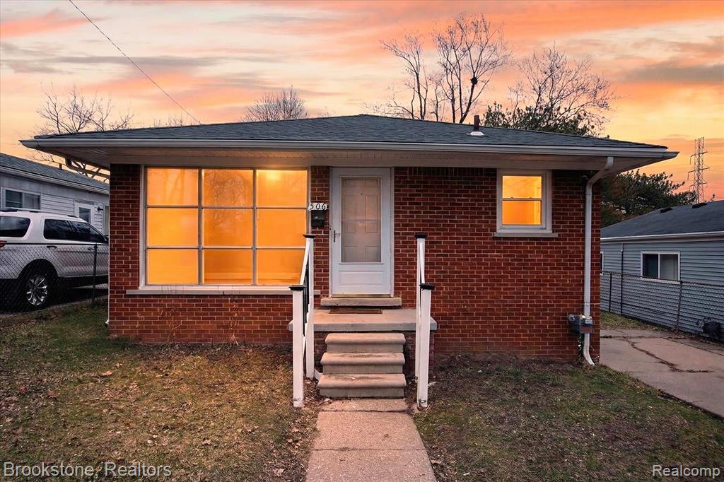 506 Emerson Avenue, Pontiac, MI 48342 — front exterior