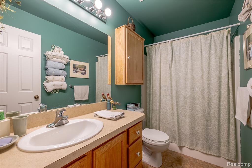 9006 Spring Brook Circle, Davison, MI 48423 — Photo 16