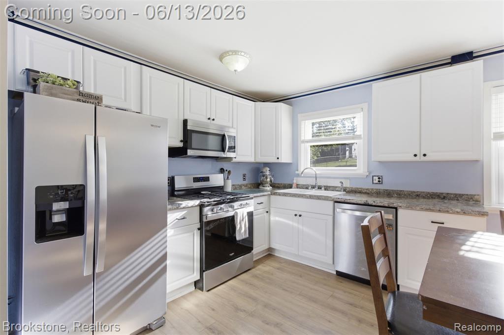 520 May Road, Rochester Hills, MI 48307 — Photo 11