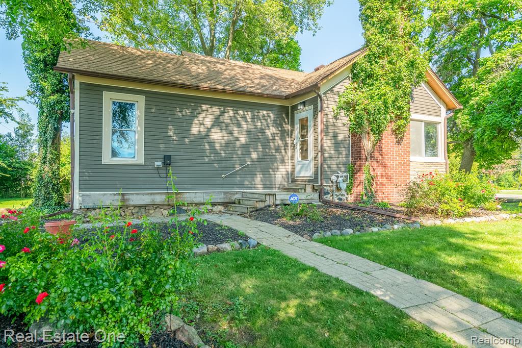 42759 CHERRY HILL Road, Canton, MI 48188 — Photo 6
