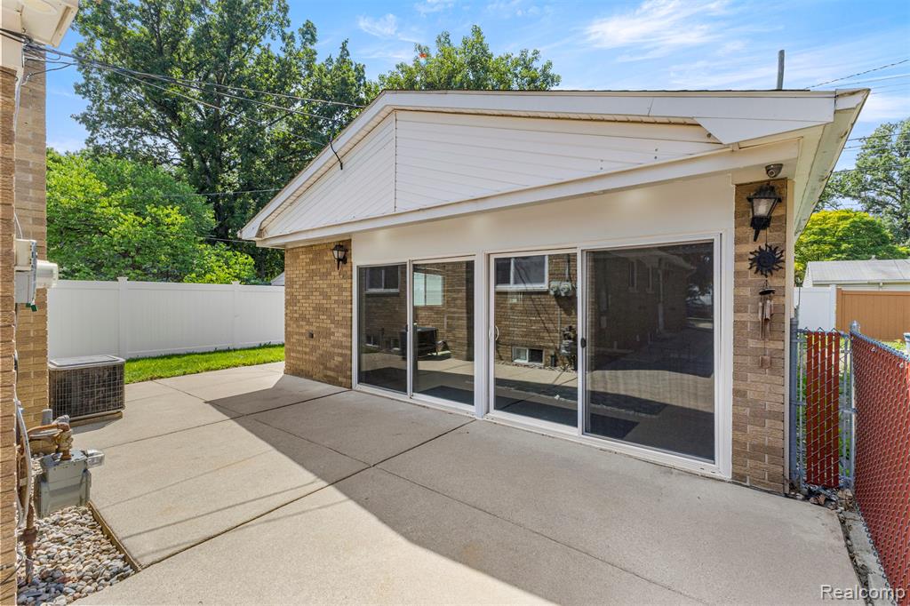 4114 Ziegler Street, Dearborn Heights, MI 48125 — Photo 31