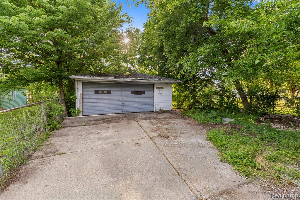 7415 Plainview Avenue, Detroit, MI 48228 — Photo 4