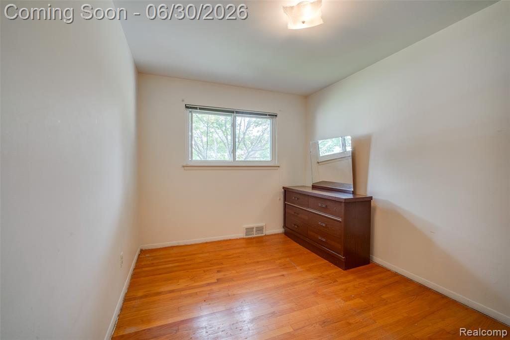 16944 Hans Court, Fraser, MI 48026 — Photo 11