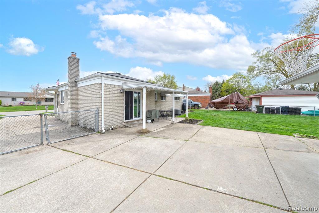 40137 Walter Drive, Sterling Heights, MI 48310 — Photo 60