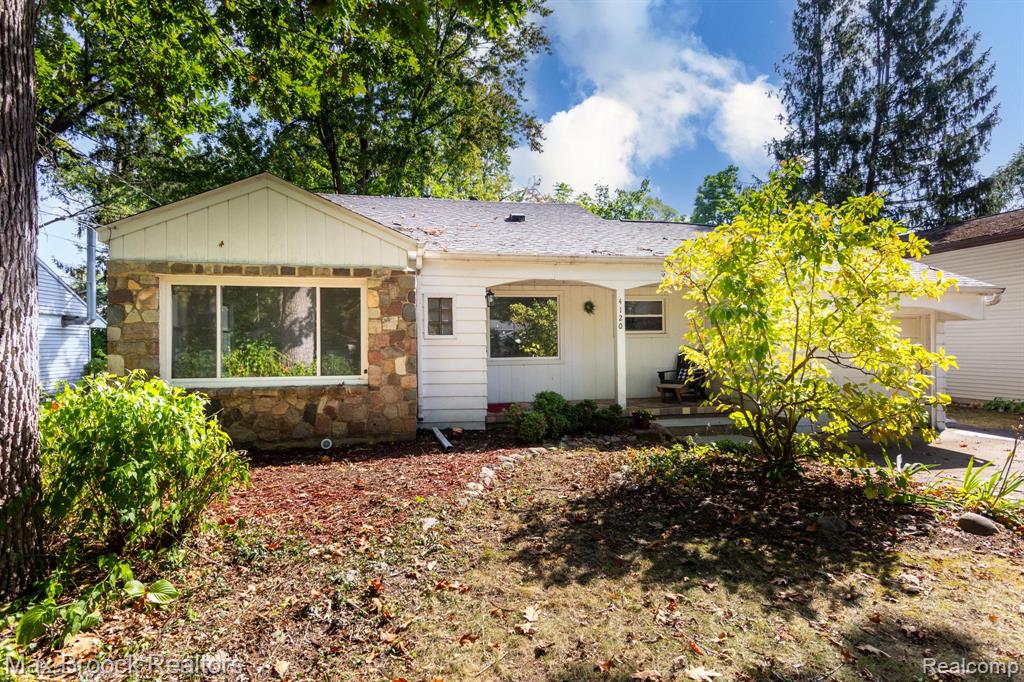 4120 Lotus Drive, Waterford, MI 48329 — Photo 2