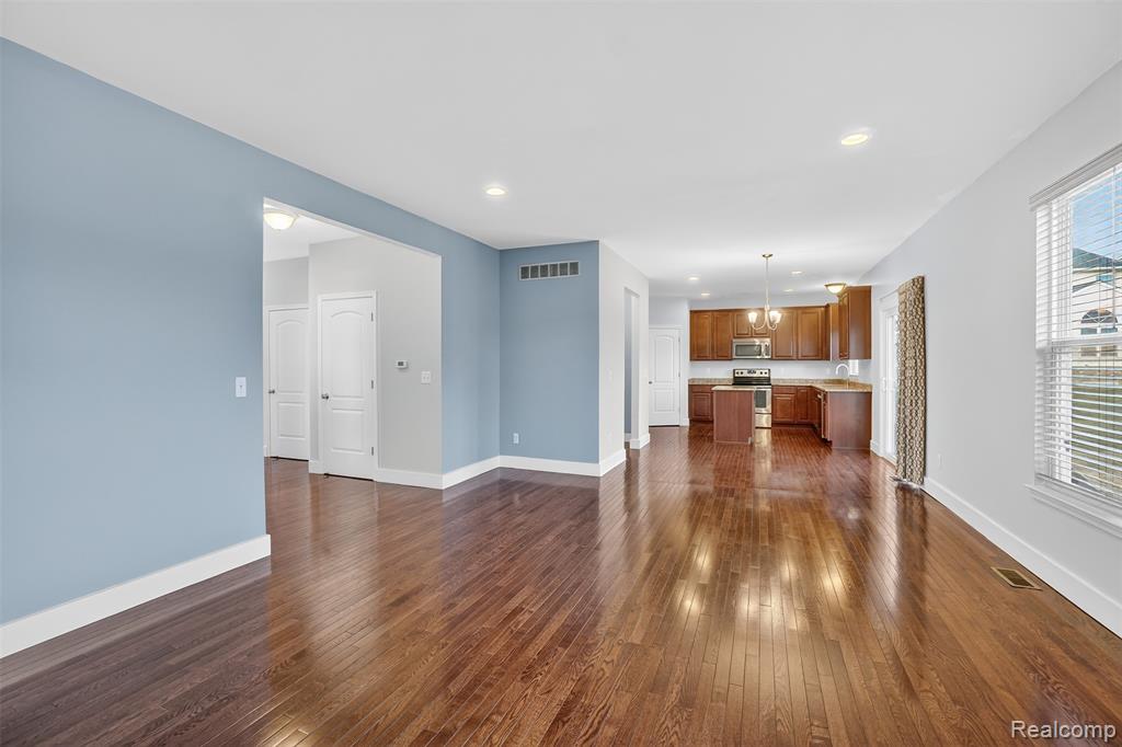 59684 Twin Pines Drive, New Hudson, MI 48165 — Photo 5